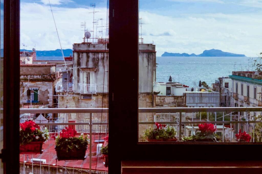 Apartamento La Finestra Sul Golfo Nápoles Exterior foto
